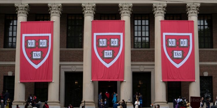 Foreign students | Harvard challenges the prohibition decreed by Trump in