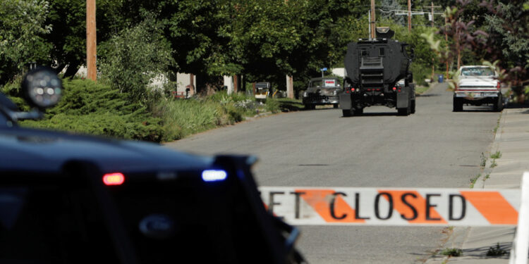 Idaho | Two firefighters killed in an ambush, the shooter found dead