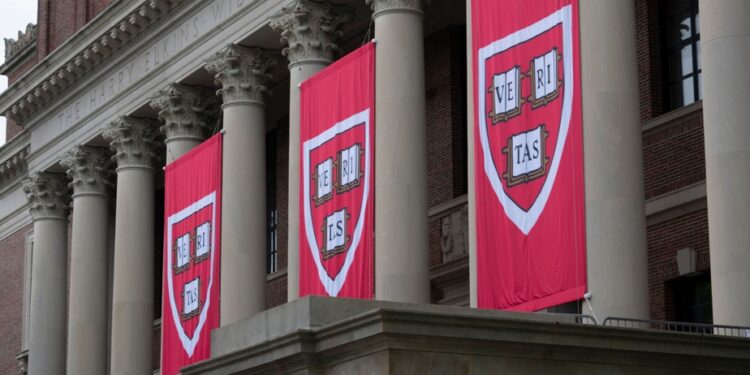 Justice suspends the ban on trump of foreign students in Harvard