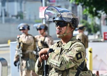 Los Angeles lifts his curfew and tries to obtain the departure of the National Guard