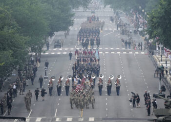 Military parade | The American army scrolls through the streets of Washington