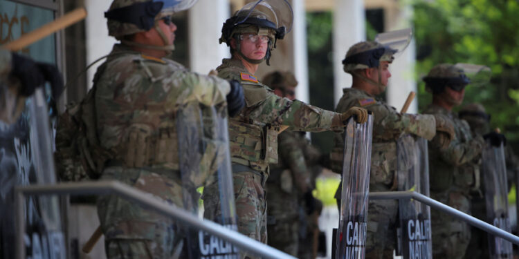 Tensions in Los Angeles | Donald Trump deploys navies and 2000 additional reservists