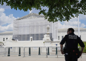 The Supreme Court limits the power of judges to suspend Trump’s decrees