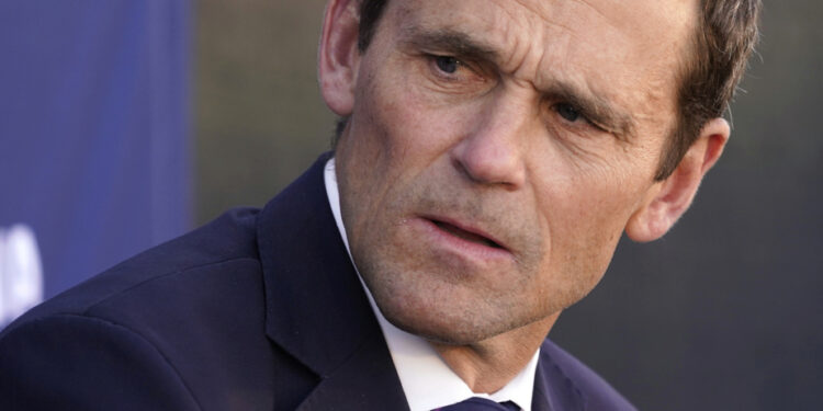 Washington pressure | The president of the University of Virginia resigns