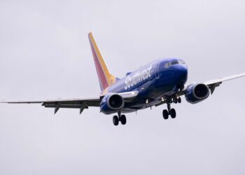 A airliner plunges altitude to avoid a collision