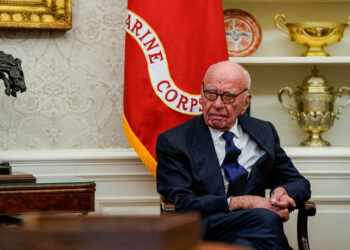 Dimstorming complaint against WSJ | Trump asks the justice to hear Murdoch quickly