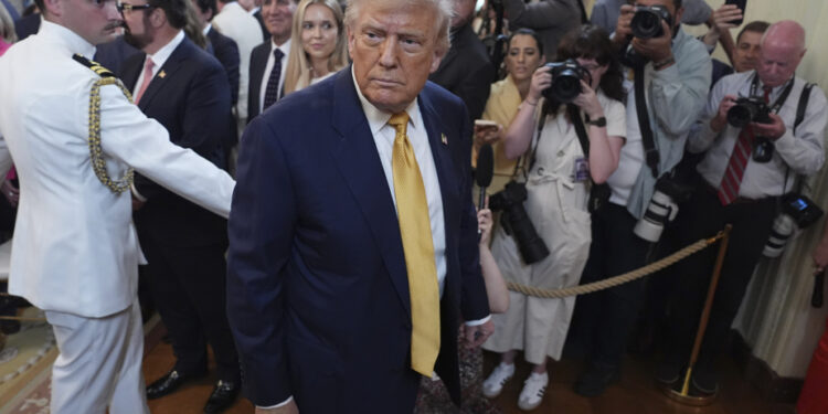 Epstein case | Trump increases his tone against the “stupid” Republicans