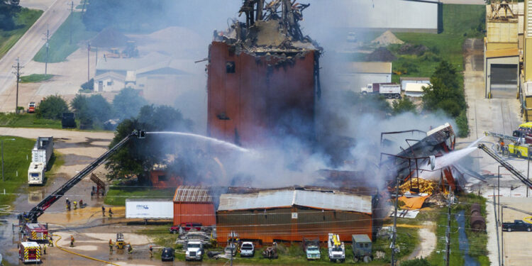 Nebraska | An explosion in a biofuels factory left three dead