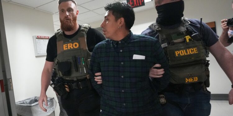 New York | Asylum seekers arrested after “traps” hearings