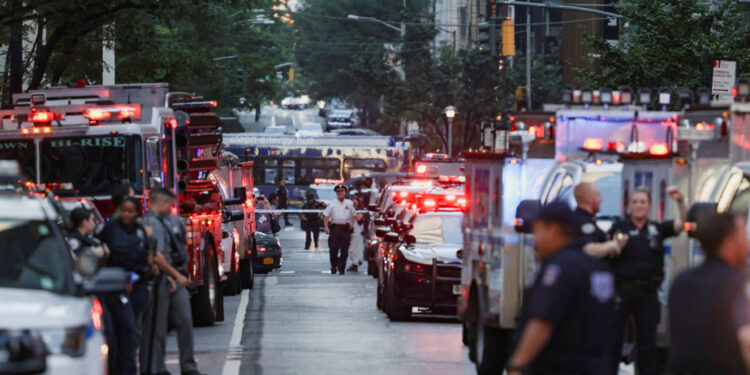 Shooting in New York | At least three people injured by bullet