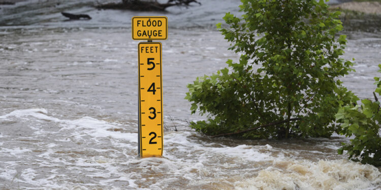 Texas | Floods give at least 24 dead and twenty missing