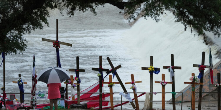 Texas floods | Rescuers suspend research due to new flood risks