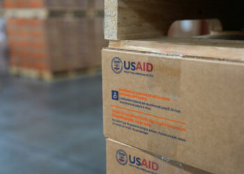 The Senate approves 9 billion cuts for humanitarian aid and the public media