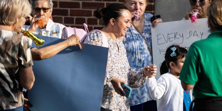 Back to school tense in Washington for fear of the immigration police