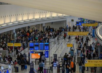 Foreigners will have to pay up to $ 15,000 to endorse their visa