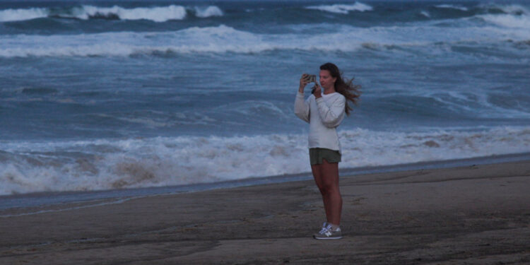 Hurricane Erin causes strong winds and floods