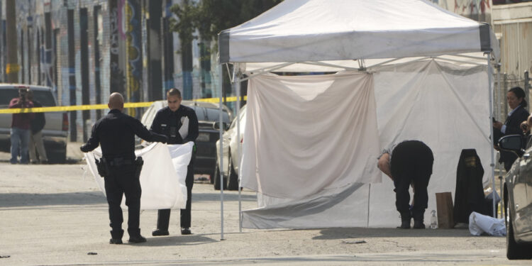Los Angeles | A shooting left at least 2 dead and 6 injured