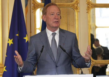 Pro-Palestine demonstrators occupied the office of the president of Microsoft