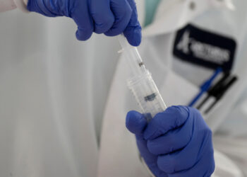 The United States cancels its funding for several vaccines with messenger RNA