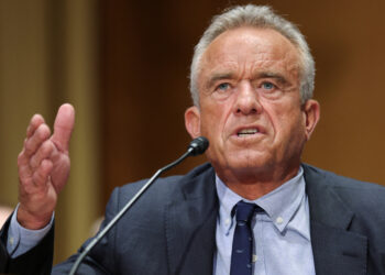 Accused of having lied, Trump’s health secretary defends his layoffs