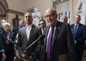 Risk of budgetary paralysis | Trump meets Democratic leaders