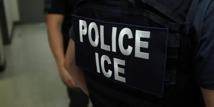 Texas | A patrol tracks ICE agents to help immigrants