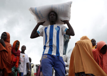 Trump calls on the Supreme Court to freeze 5 billion foreign aid