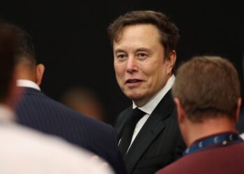 American lunar program | High tensions between Musk and NASA