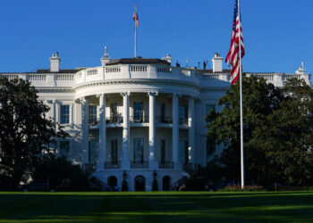 Budgetary paralysis | The White House announces first layoffs