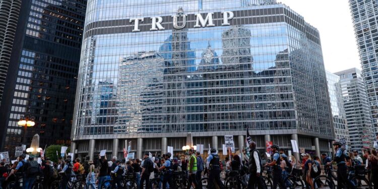 Trump plans to deploy the National Guard in Illinois, according to the governor