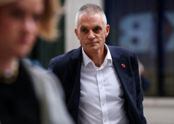 Threats of lawsuits from Trump | Resigning director general calls on BBC to ‘fight’