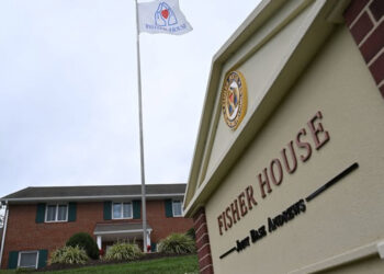 Andrews Air Force Base | An “anti-Trump” package causes the hospitalization of seven people