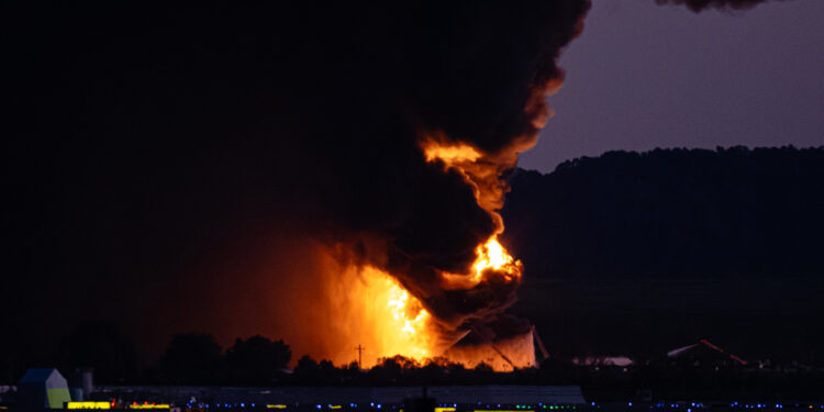 Cargo plane crashes near Louisville airport