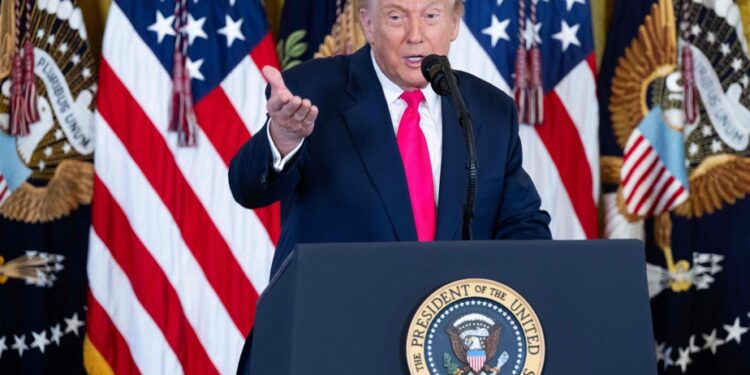 Epstein affair | Donald Trump counterattacks and targets Bill Clinton