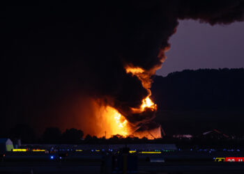 Kentucky | Cargo plane crashes, at least three dead and 11 injured