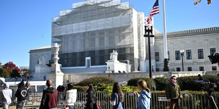 Supreme Court | Judges question legality of Trump tariffs