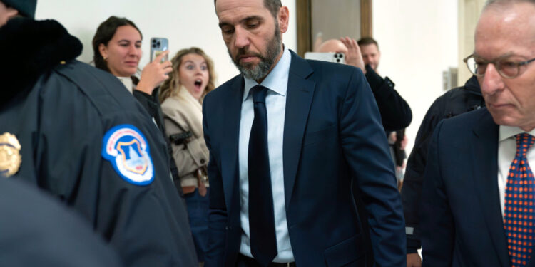 Congress | Prosecutor who prosecuted Trump testifies behind closed doors