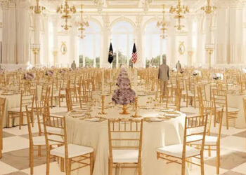 Disagreements over size | Trump hires new architect for White House ballroom