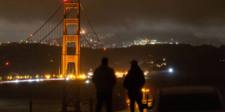 San Francisco | More than 40,000 customers still without electricity, power should be restored “overnight”