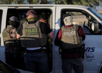 “Special holiday offer” | Increase in the voluntary departure bonus for foreigners in an irregular situation