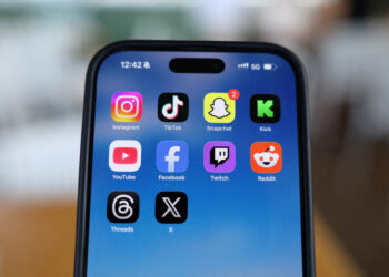 Addictive algorithms | Social networks taken to court