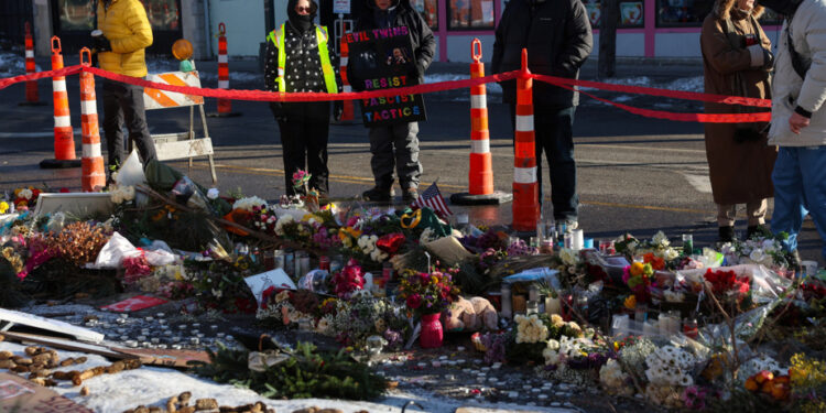 Death of Alex Pretti | Officers involved suspended, Trump attacks Minneapolis mayor