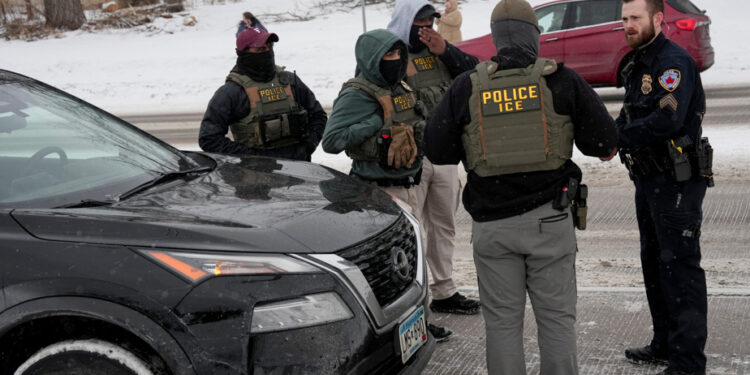 Death of two protesters in Minneapolis | ICE agent training questioned