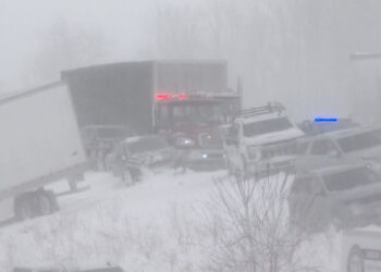 Michigan | Snowstorm causes huge pileup