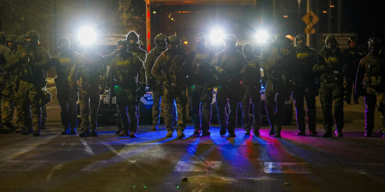 Minneapolis | Clashes between protesters and ICE continue