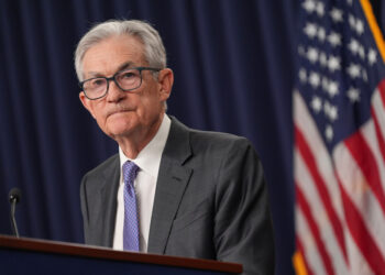The Fed threatened with lawsuits by the government