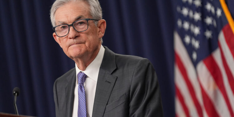 The Fed threatened with lawsuits by the government