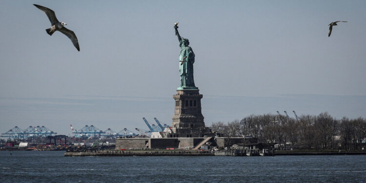 The United States freezes visa procedures for 75 countries