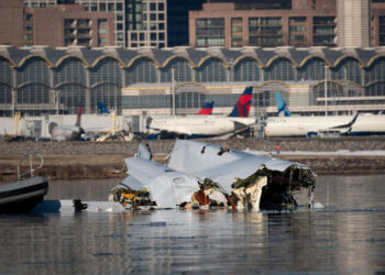 Washington Air Collision | Investigators gathered to determine probable cause