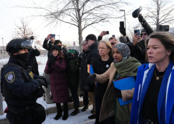 Woman shot by ICE in Minneapolis | A weekend of protests across the country